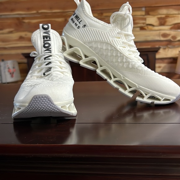 Running shoes - Picture 6 of 8